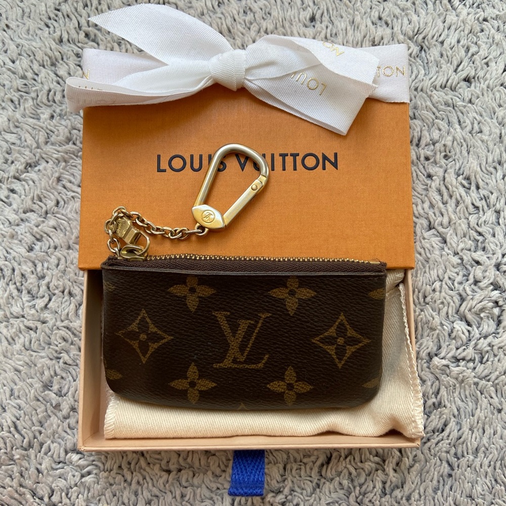 Louis Vuttion Kay Pouch